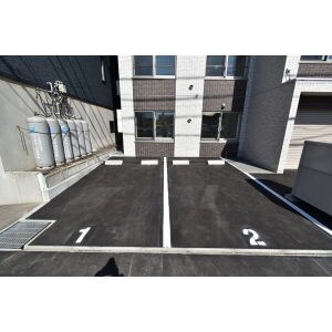 オイレ(Eule) 駐車場