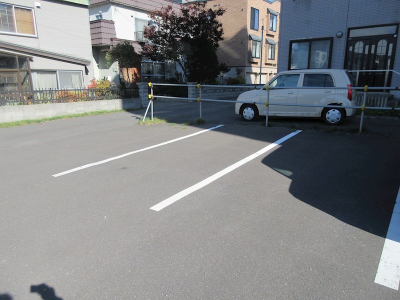 eｆⅡ 駐車場