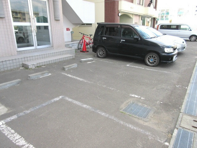 北海道札幌市東区北十七条東１丁目 駐車場