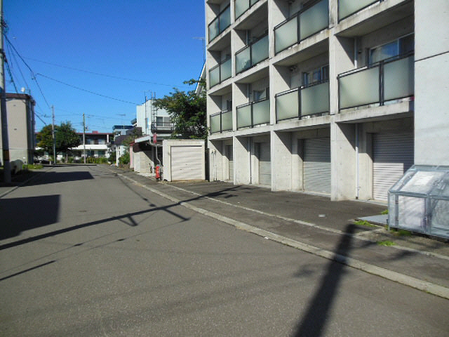 SANGA 駐車場