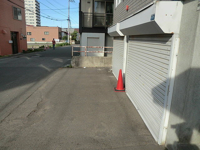 一条ハウス 駐車場