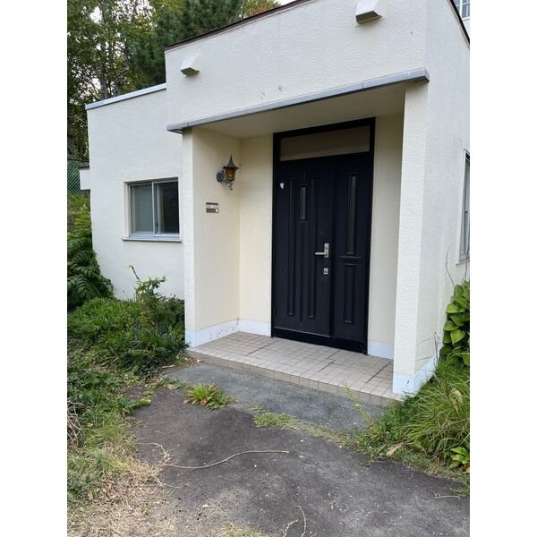 真駒内柏丘団地A9号棟 エントランス