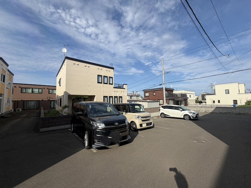 クレイン福住Ｂ 駐車場
