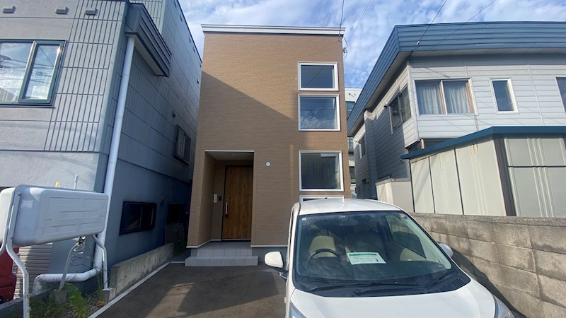 平和通6丁目戸建て エントランス