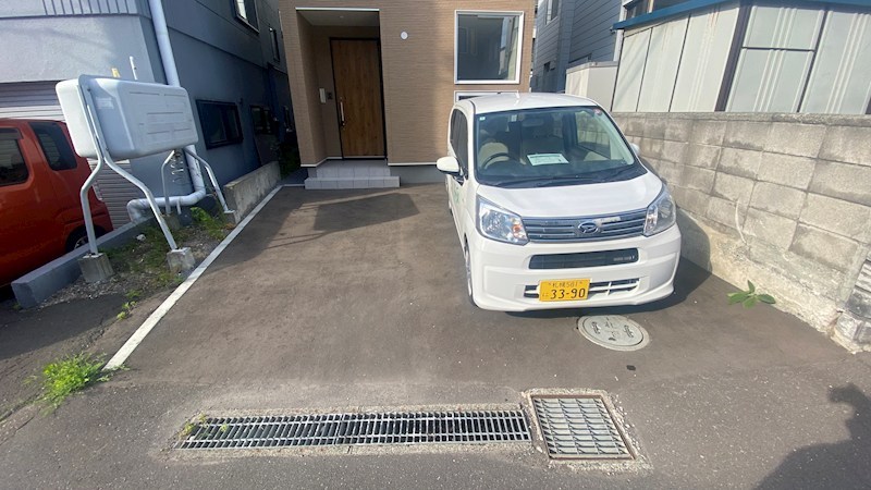 平和通6丁目戸建て 駐車場