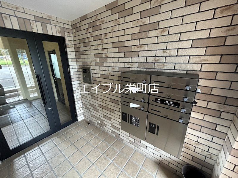 北海道札幌市東区北四十八条東１５丁目 エントランス