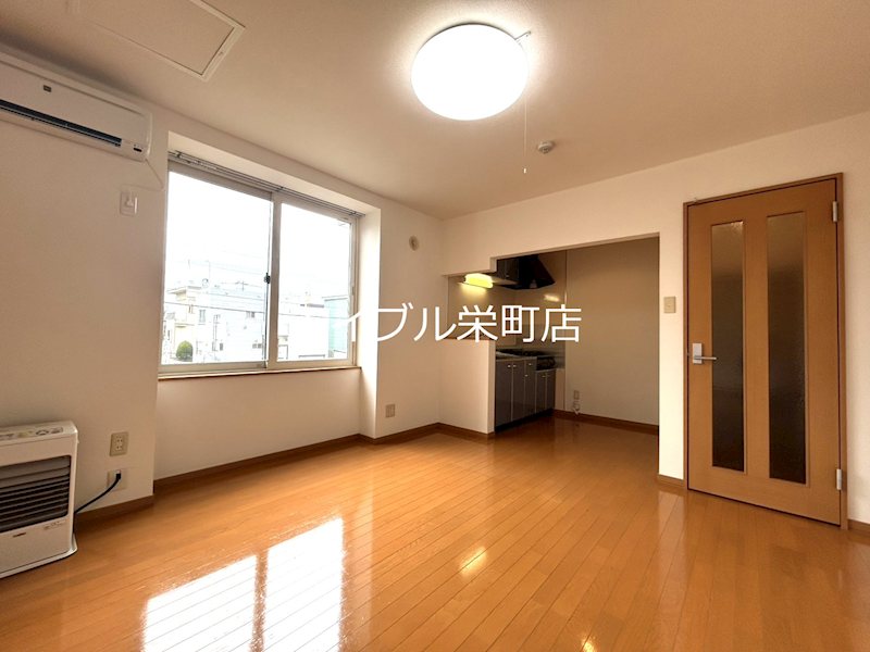 北海道札幌市東区北四十八条東１５丁目 リビング
