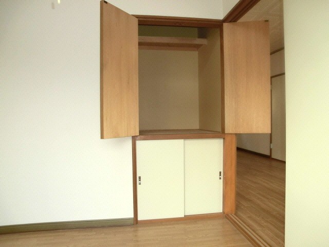 エイトハイツ 収納