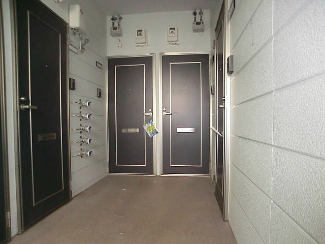 アークコート西岡Ⅲ エントランス