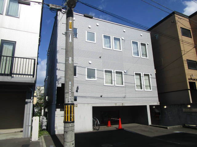 N42 外観