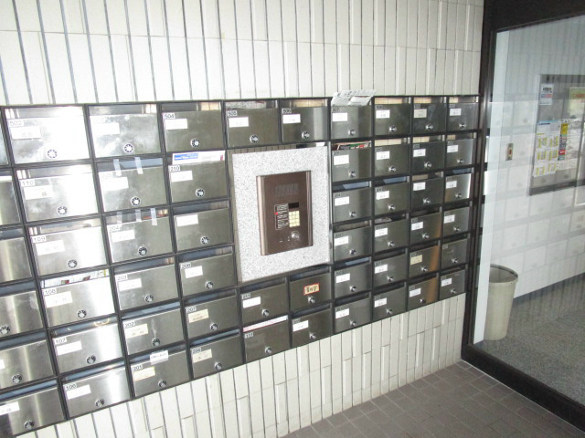北海道札幌市東区北十二条東１０丁目 エントランス