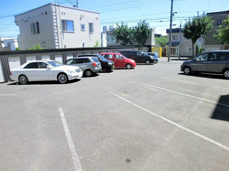 クチュール月寒東 駐車場