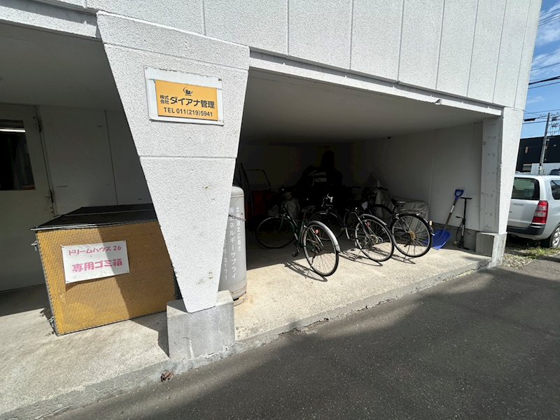 北海道札幌市東区北二十六条東７丁目 エントランス