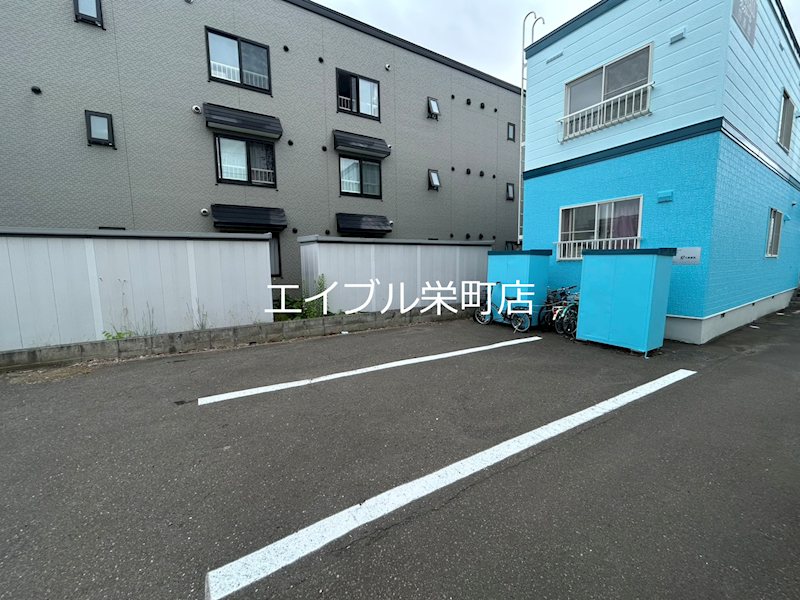 北海道札幌市東区北四十七条東１５丁目 駐車場