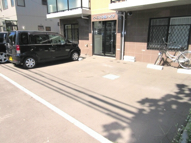 北海道札幌市東区北九条東１１丁目 駐車場