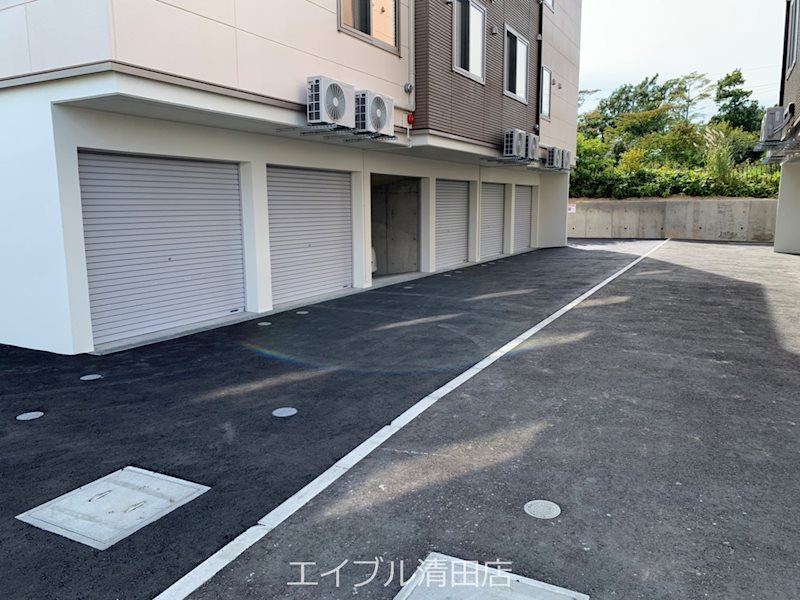 エクセレント　コンフォートB 駐車場