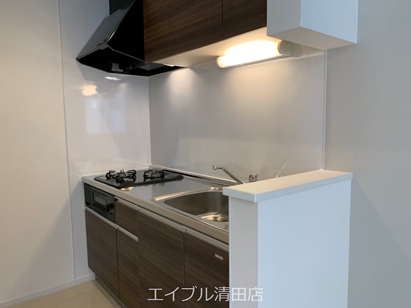 エクセレント　コンフォートB キッチン