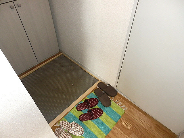 ヴェルディキタノＡ 玄関