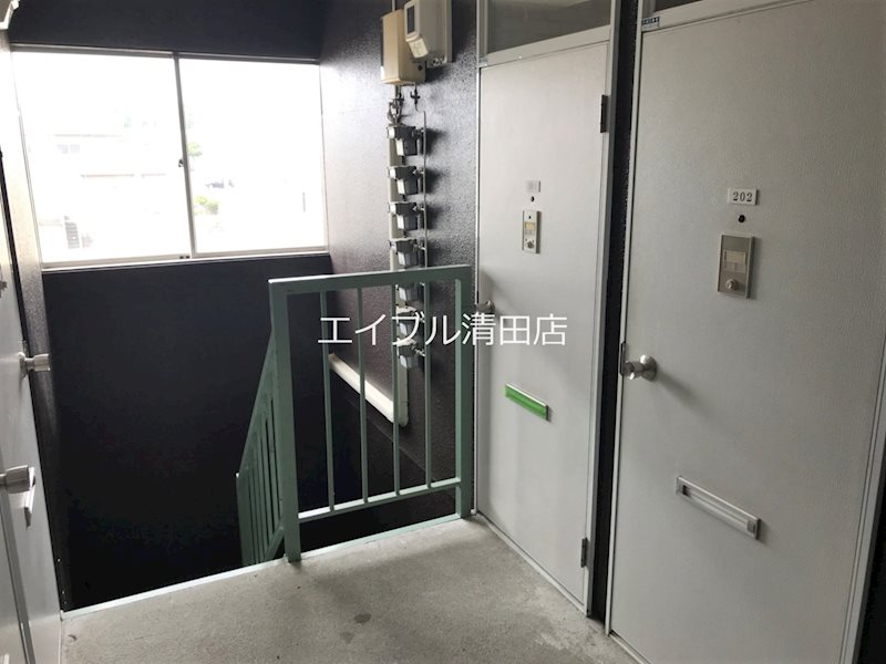イゼルローン羊ヶ丘 エントランス