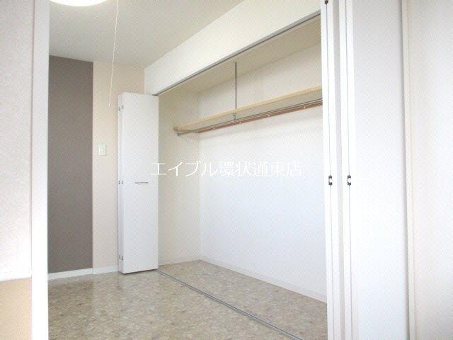 北海道札幌市東区北十七条東１３丁目 収納