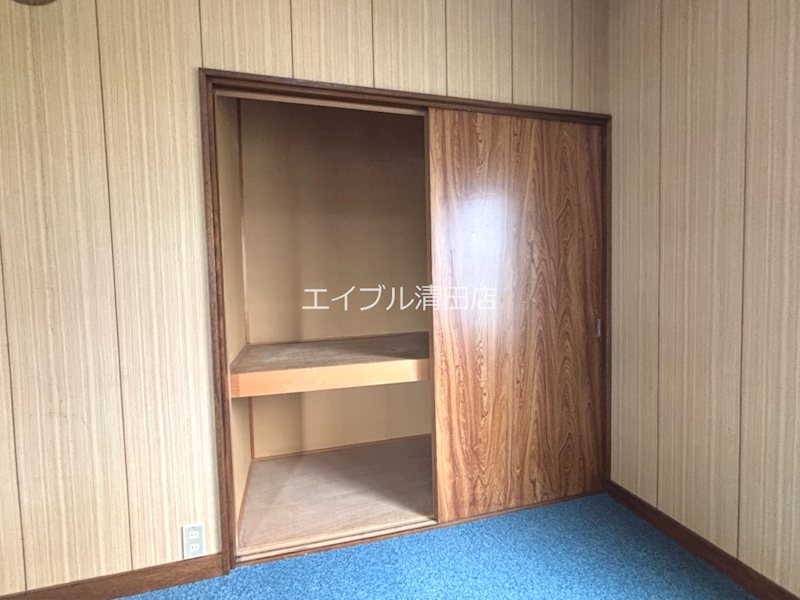 川沿1条6丁目　貸家 収納