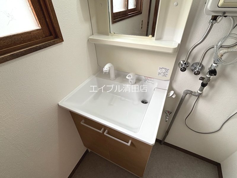 川沿1条6丁目　貸家 洗面所