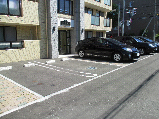 北海道札幌市東区北十六条東３丁目 駐車場