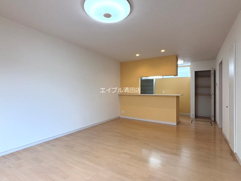 レガーメ北広島壱番館 リビング