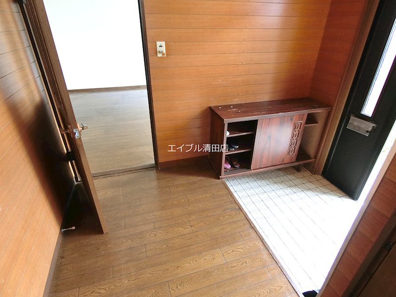 北ノ沢6丁目戸建 玄関