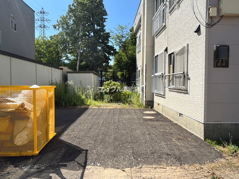 KYハイツ 駐車場
