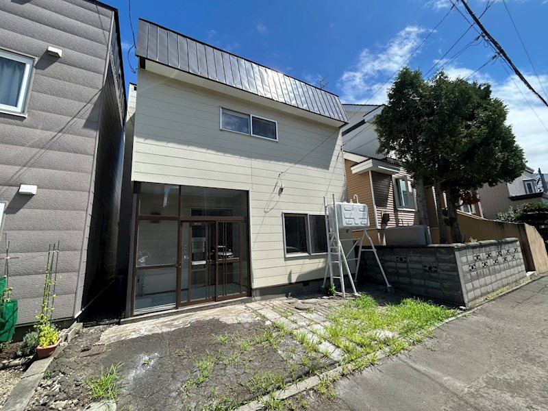 北海道札幌市東区北二十七条東１８丁目 エントランス