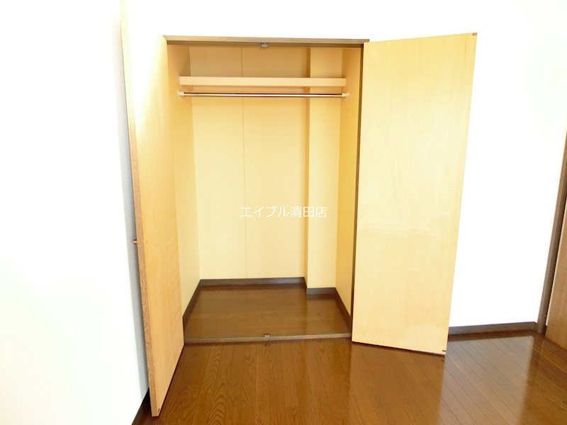 グランヴェール川沿 III 収納