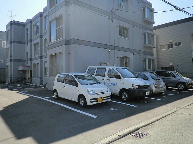 北海道札幌市東区本町一条６丁目 駐車場
