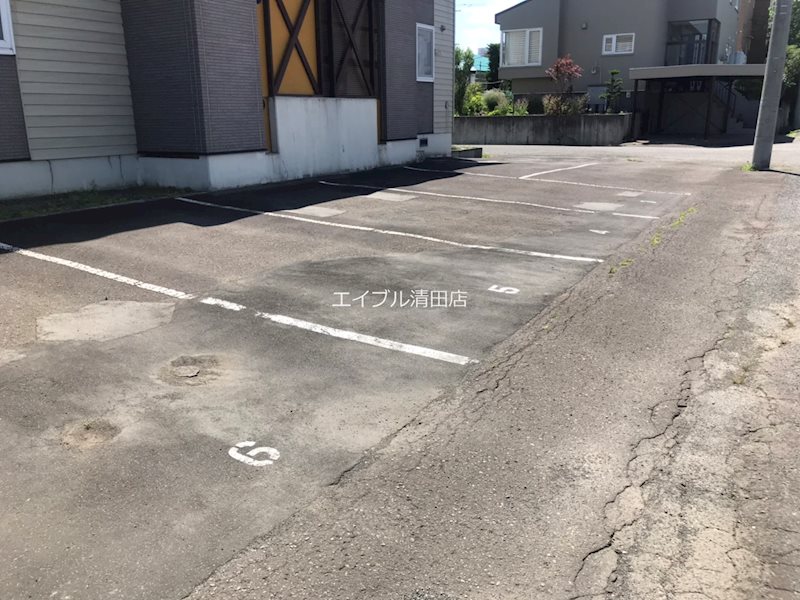 パルレなのはな 駐車場
