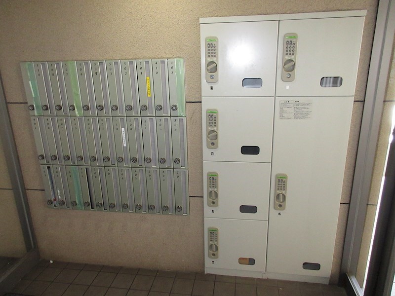 イーストウォール エントランス
