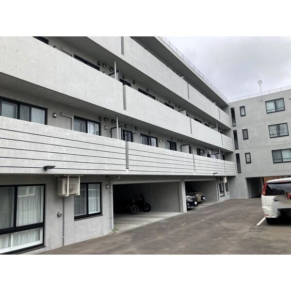 アルファスクエア福住2条 その他