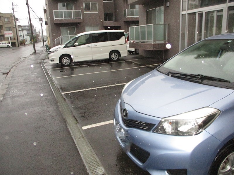 北海道札幌市東区北十五条東１８丁目 駐車場
