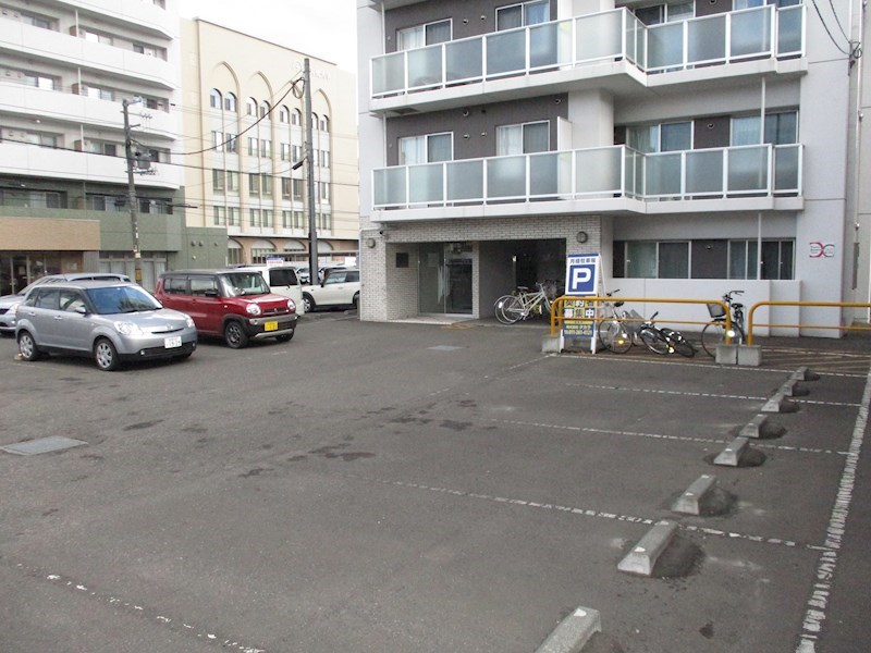 北海道札幌市東区北十三条東２丁目 駐車場