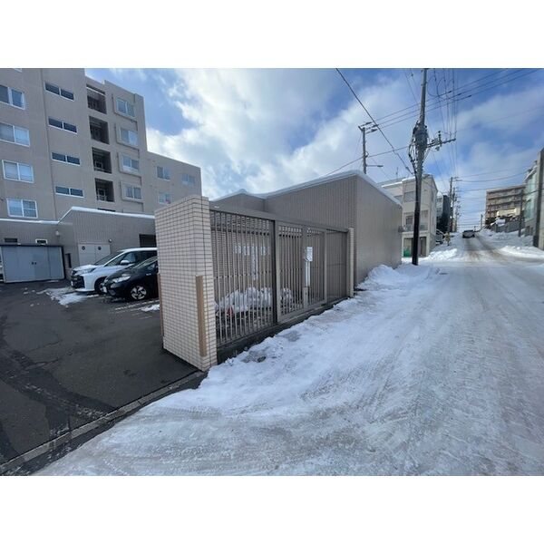 南郷シティハウスⅡ 駐車場