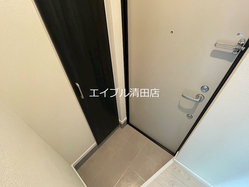 ラフール北野 玄関
