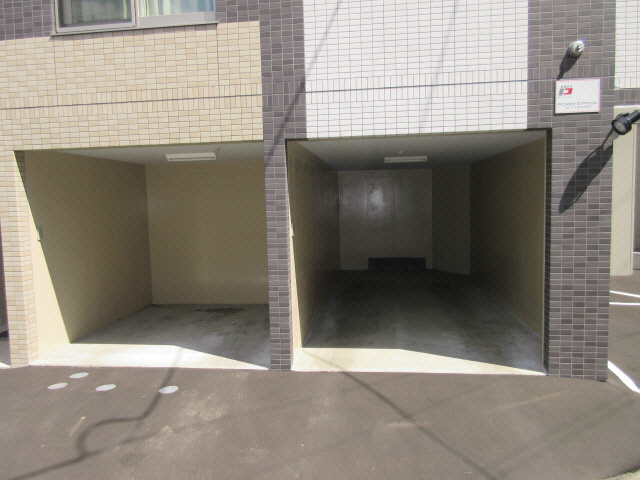 北海道札幌市東区北十三条東１３丁目 駐車場