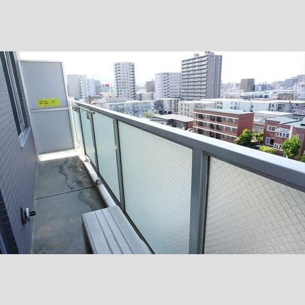 北海道札幌市東区北十三条東２丁目 ベランダ