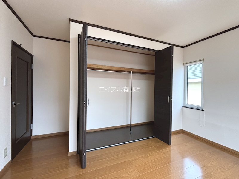 大曲末広2丁目11-8　戸建 収納