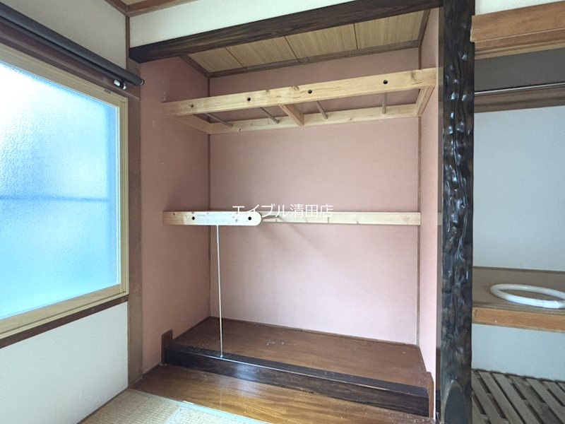 大曲末広2丁目11-8　戸建 収納