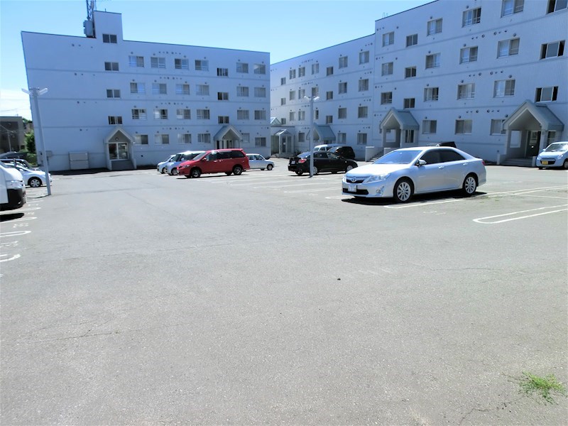 クレア月寒 駐車場
