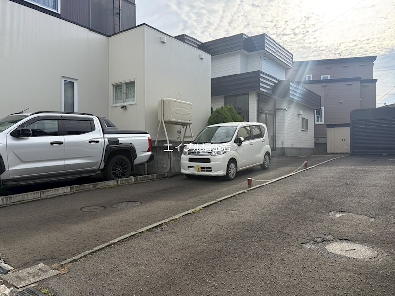 里塚1-2　戸建 駐車場