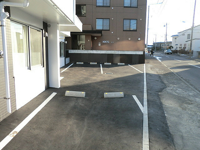 ウッドストック福住 駐車場
