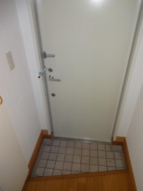 コーラルコート 玄関