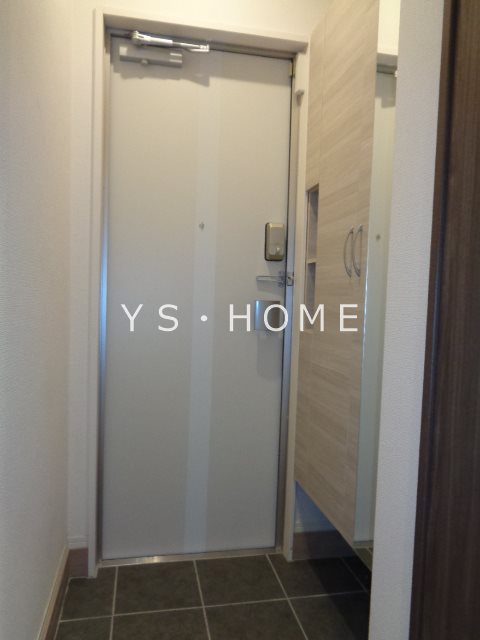 グラナーデ高井戸東 玄関
