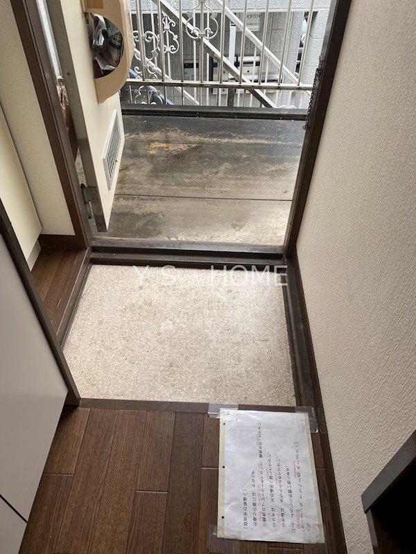 ファミーユ国分寺 玄関